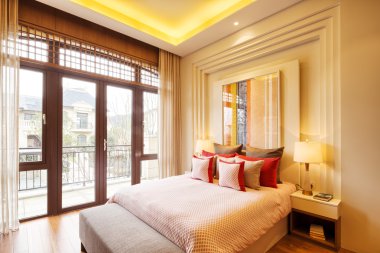 Modern yatak odasının içi