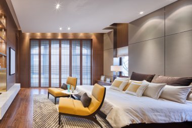 Modern yatak odasının içi