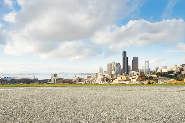 Weg met de skyline en skyline van Seattle — Stockfoto