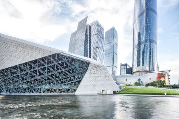 Edificios modernos frente al mar en Guangzhou —  Fotos de Stock
