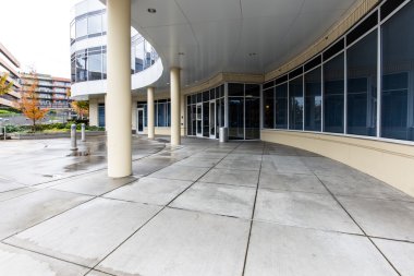 Portland modern binalar önünde kaldırım