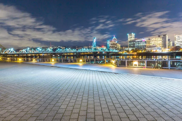 Plancher avec paysage urbain et skyline de Portland — Photo