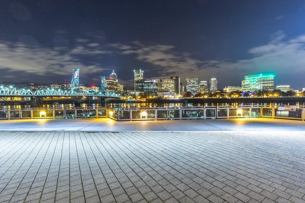 Piso com paisagem urbana e horizonte de Portland — Fotografia de Stock