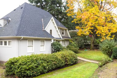 güzel bahçeli konut yapı