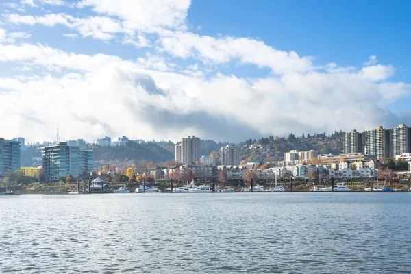 Klidné vody s panorama a panorama Portland — Stock fotografie