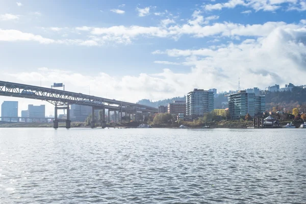 Most přes vodu a panoráma a panorama Portland — Stock fotografie
