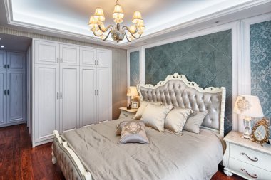 Modern yatak odasının içi