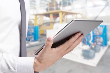 işadamı tablet ile çift pozlama 