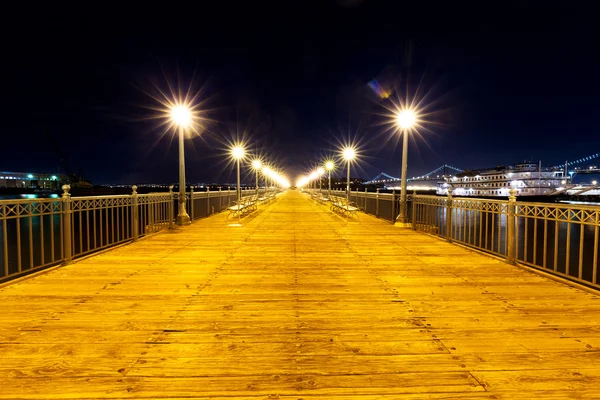 Sendero vacío con paisaje urbano y horizonte de San Francisco — Foto de Stock