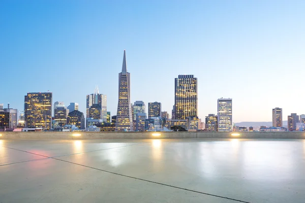 Empty floor with cityscape and skyline of San Francisco — Stock Photo, Image