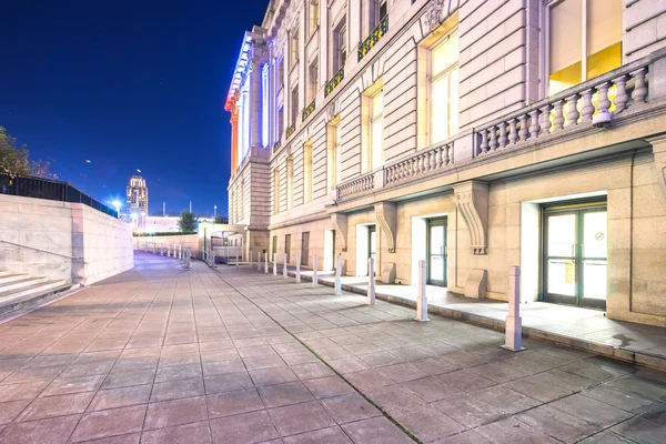 Sendero cerca de la pared del ayuntamiento en San Francisco — Foto de Stock