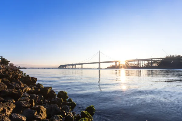 Tranquil water and Gold Gate bridge — Stock Photo, Image