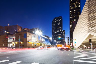 Los Angeles şehir gece yolda trafik