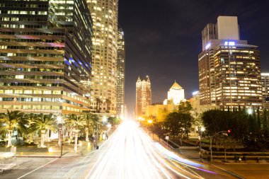Los Angeles şehir gece yolda trafik