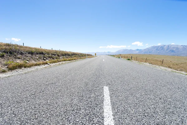 Country asphalt in New Zealand — Stock Photo, Image