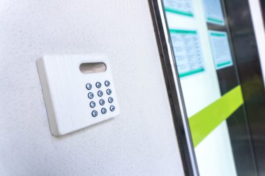 modern yüksek teknoloji kapı anahtar duvarda