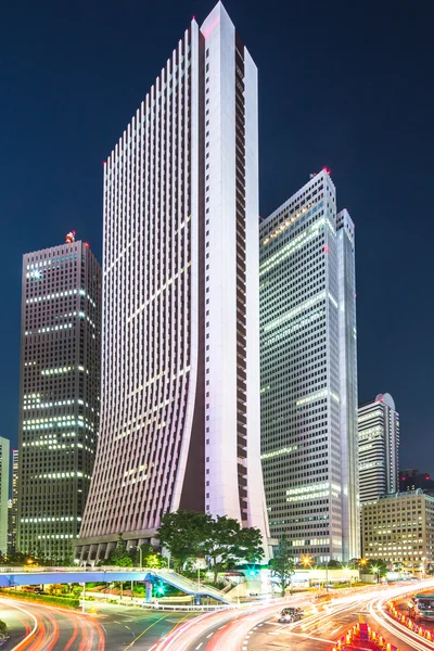 Kantoorgebouwen in zakencentrum in Tokio — Stockfoto