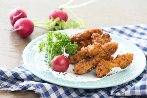 Lezzetli yemek masasında — Stok fotoğraf