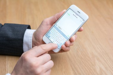 işadamı mesaj üstünde hareket eden telefon düzenlemeler 