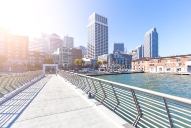patika Köprüsü'nde cityscape ve San Francisco manzarası ile