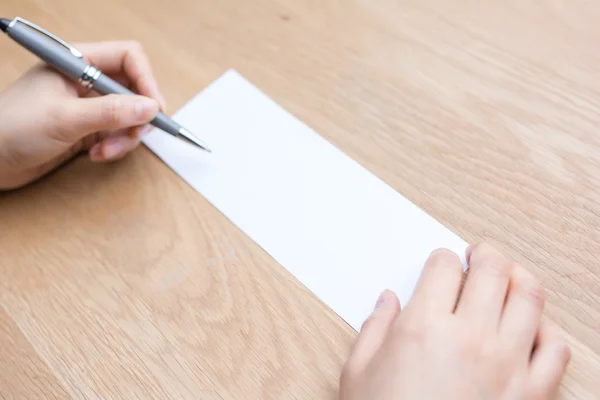 Zakenman Schrijven over het Witboek — Stockfoto