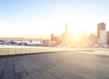 cityscape ve San den manzarası ile kat