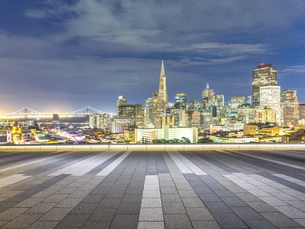 Piso com paisagem urbana e horizonte de São Francisco — Fotografia de Stock