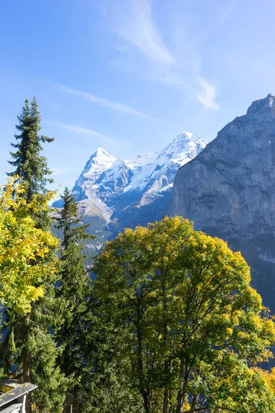 Cena de neve de montanhas dos Alpes — Fotografia de Stock