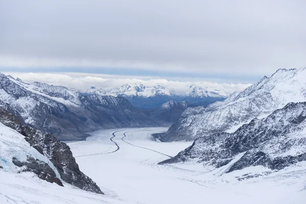 Snömotiv på Alperna berg — Stockfoto