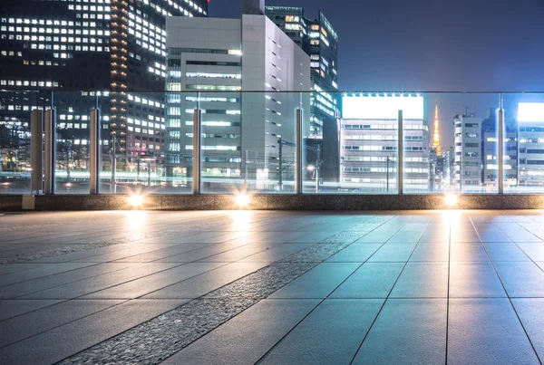 Étage avec des immeubles de bureaux dans le centre de Tokyo — Photo
