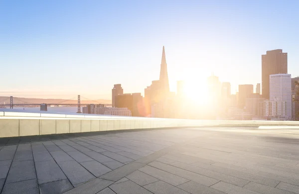 Empty floor with cityscape and skyline of San Francisco — Stock Photo, Image