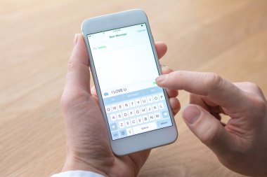işadamı mesaj üstünde hareket eden telefon düzenlemeler 
