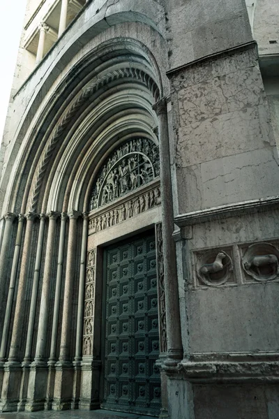 Entrada de la arquitectura europea en Suiza —  Fotos de Stock