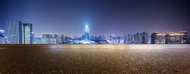 Hangzhou modern binalar ile boş sokak 
