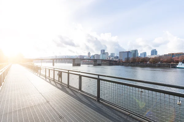Empty bridge with cityscape and skyline of Portland — Stock Photo, Image