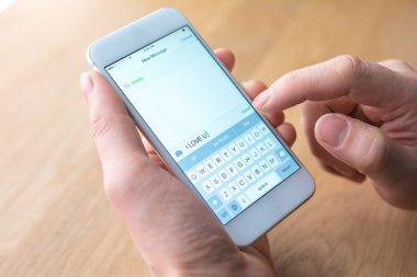 işadamı mesaj üstünde hareket eden telefon düzenlemeler 