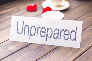 Kağıt kahve fincanı karşı hazırlıksız kelime ile