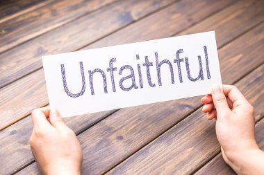 ellerini tutar kağıt kelime sadakatsiz ile