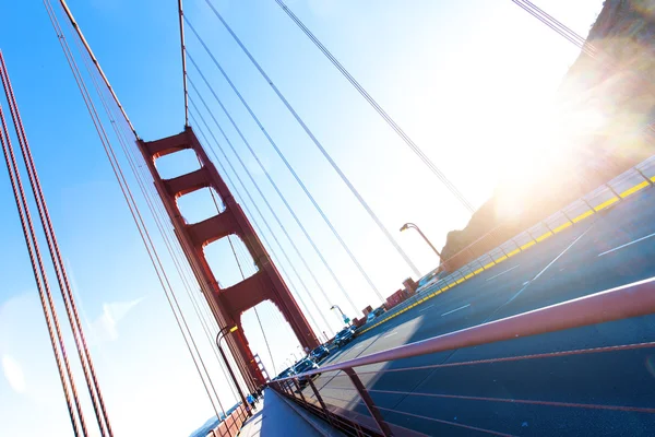 Provoz na zlato Gate Bridge — Stock fotografie