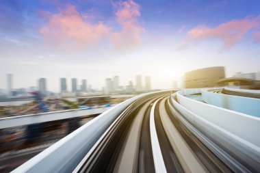 Cityscape ve demiryolu parçadan Tokyo hızlı tren