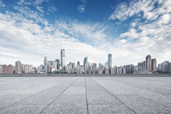 Empty floor with cityscape and skyline of Chongqing — Stock Photo, Image