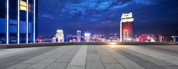 Edificio emblemático moderno en el centro de Chongqing —  Fotos de Stock