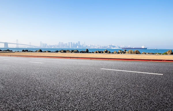 Üres road San Francisco városára és a városkép — Stock Fotó