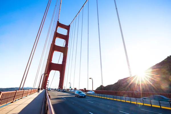 Traffic on Gold Gate Bridge — Stock Photo, Image