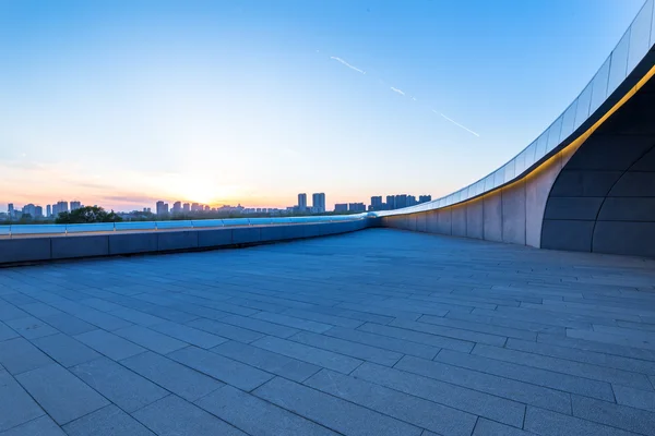 Skyline en skyline van Harbin bij zonsopgang — Stockfoto