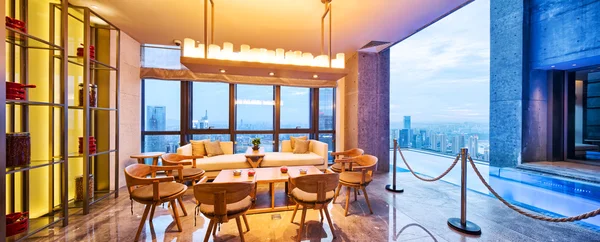 Interior melihat balkon hotel modern — Stok Foto