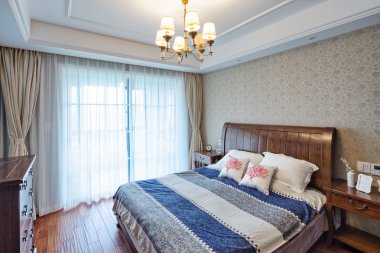 Modern yatak odasının içi