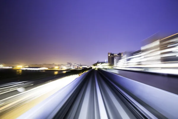 Πολυσύχναστη κυκλοφορίας σε αυτοκινητόδρομο στο Τόκιο το βράδυ — Φωτογραφία Αρχείου