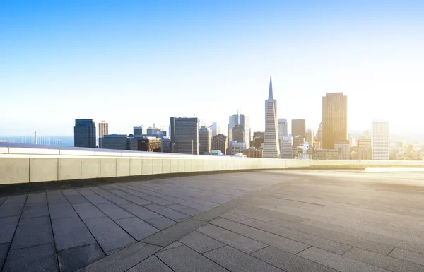 Városkép és a skyline a San Francisco-ból üres padló — Stock Fotó