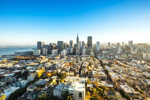 Paisaje urbano y horizonte de San Francisco —  Fotos de Stock